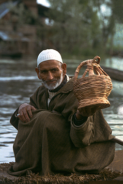 Obchodn�k s d�ev�n�m uhl�m